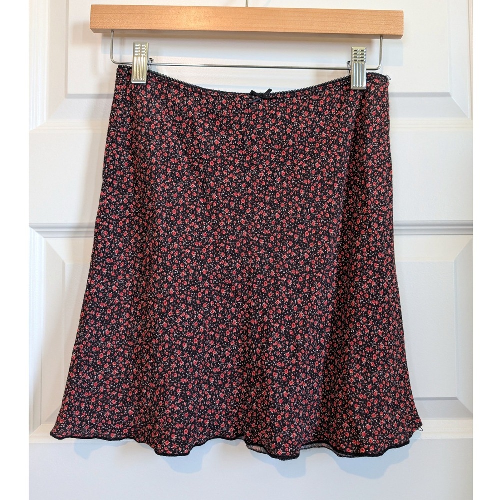 Brandy Melville Floral Lace-Trim Skirt